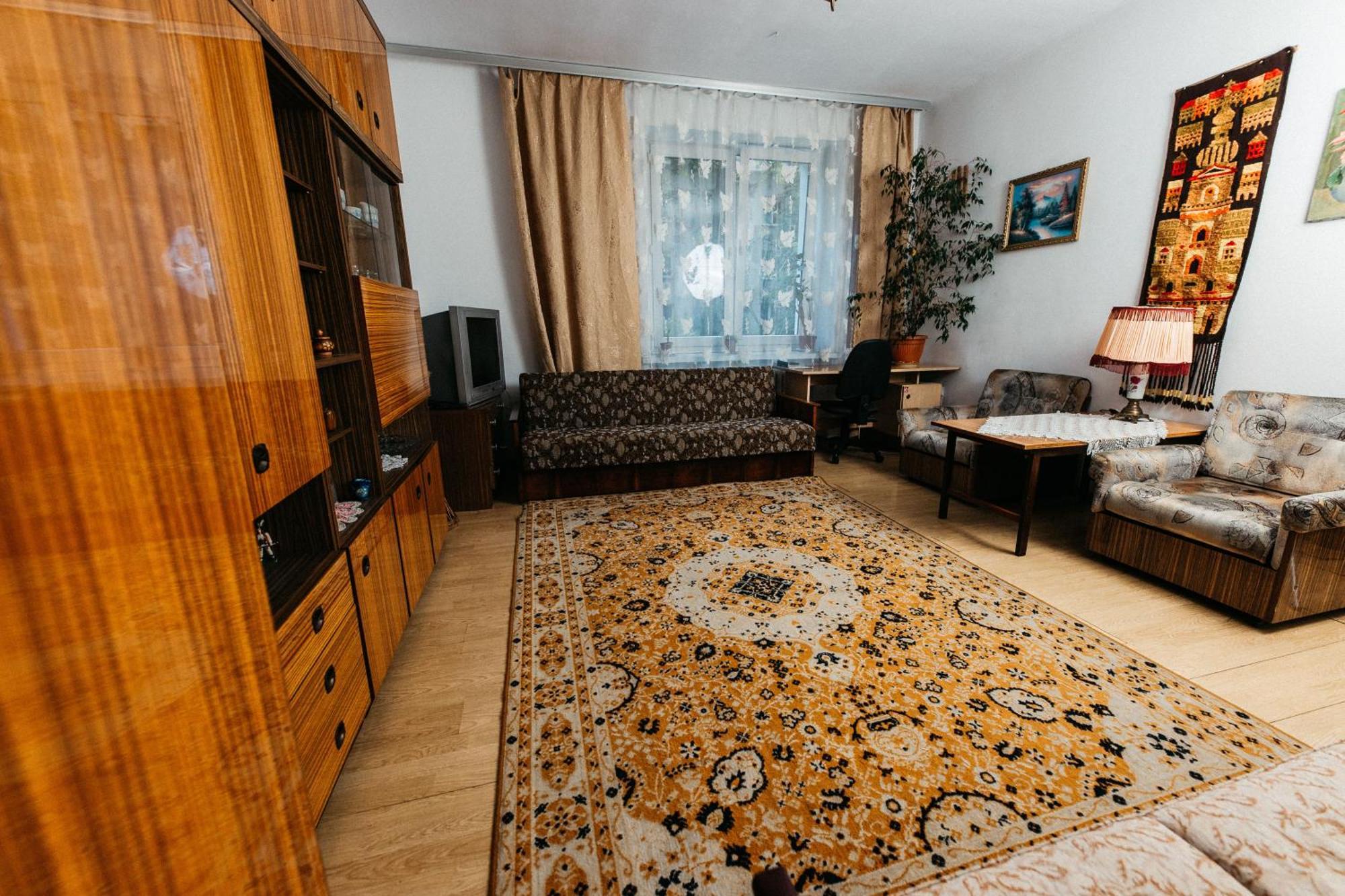 Feel The Old Socialist Style Apartment Krasków Exterior foto